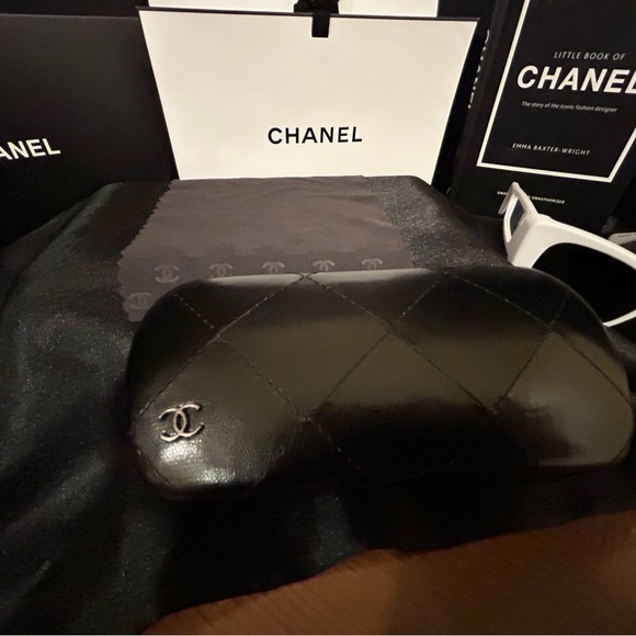 EUC Authentic Chanel Sunglasses - Picture 12 of 12